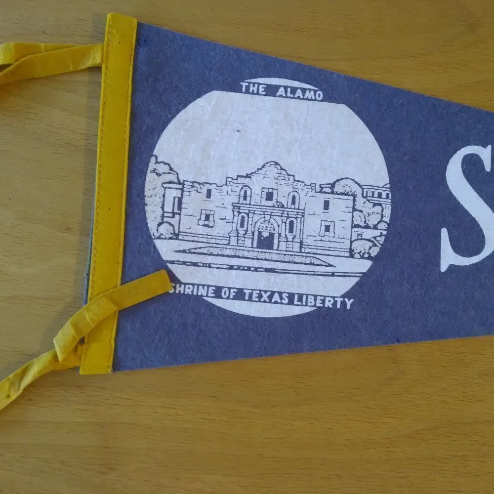 Vintage 60s San Antonio Texas The Alamo Pennant Flag